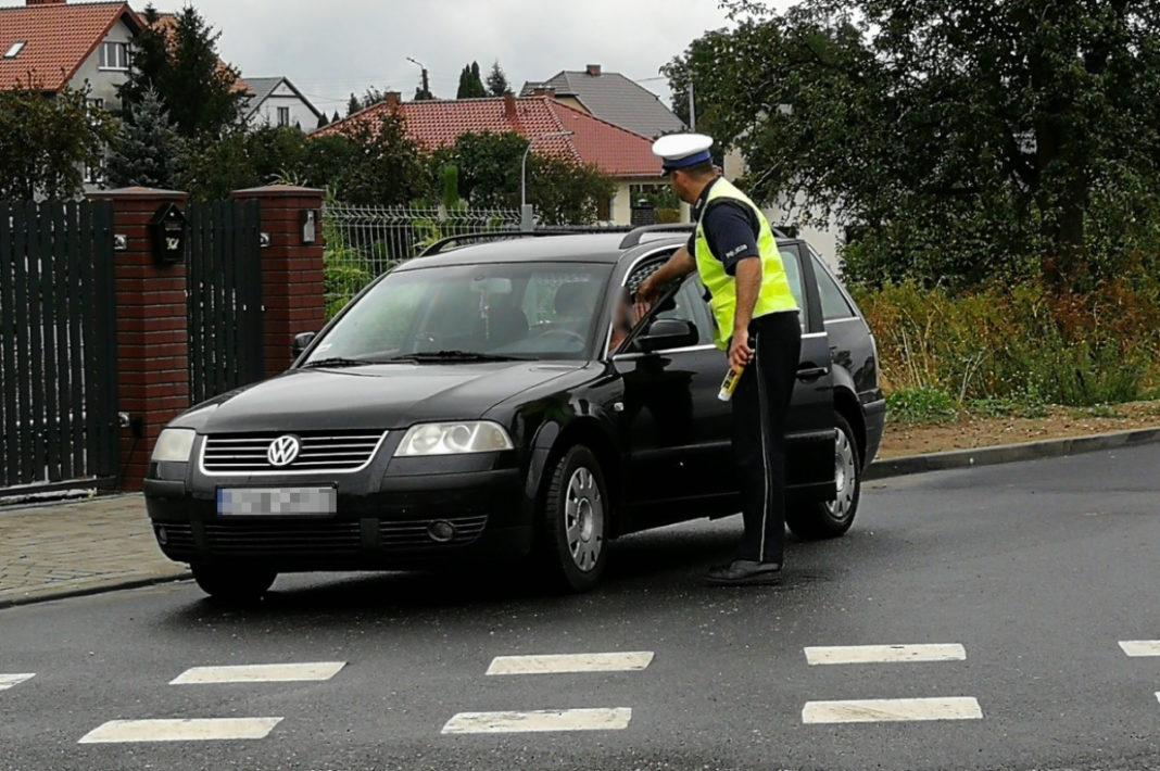 Bilans weekendu na naszych drogach: 17 kolizji, dwóch pijanych straciło prawo jazdy