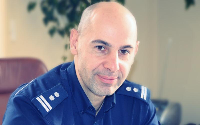 Komendant Robert Olszewski słucha Manamu i Repuliki. Najbardziej czas lubi spędzać w górach i latem, i zimą