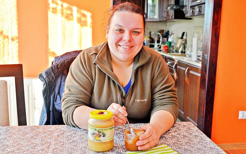 Produkuje rocznie 400 kilogramów miodu. Małgorzata Siczek-Cichocka zdradza jaki miód jest najlepszy i jak dbać o pszczoły