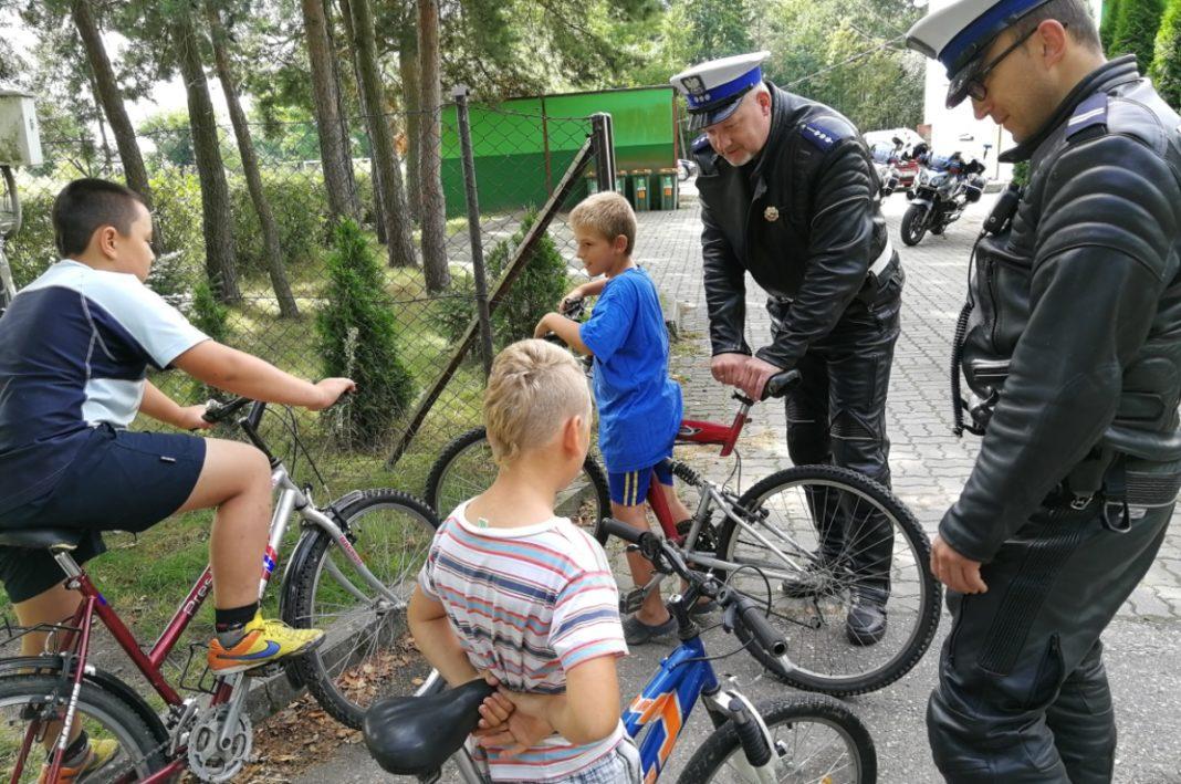 Z końcem wakacji więcej patroli policyjnych przy szkołach