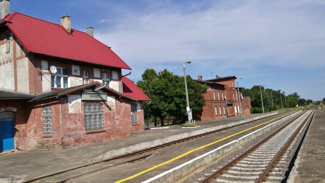 Gmina Lniano chce zmienić niekorzystny rozkład pociągów. Potrzebne są podpisy mieszkańców