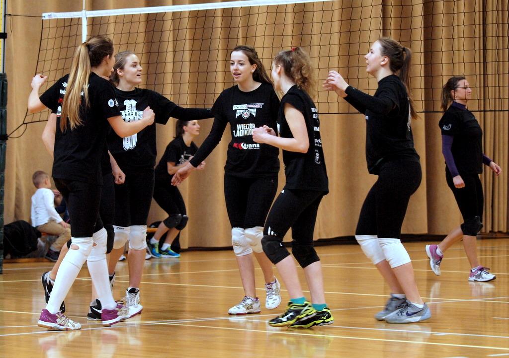 Sisters Team najlepszy w turnieju siatkarek [ZDJĘCIA, WIDEO]