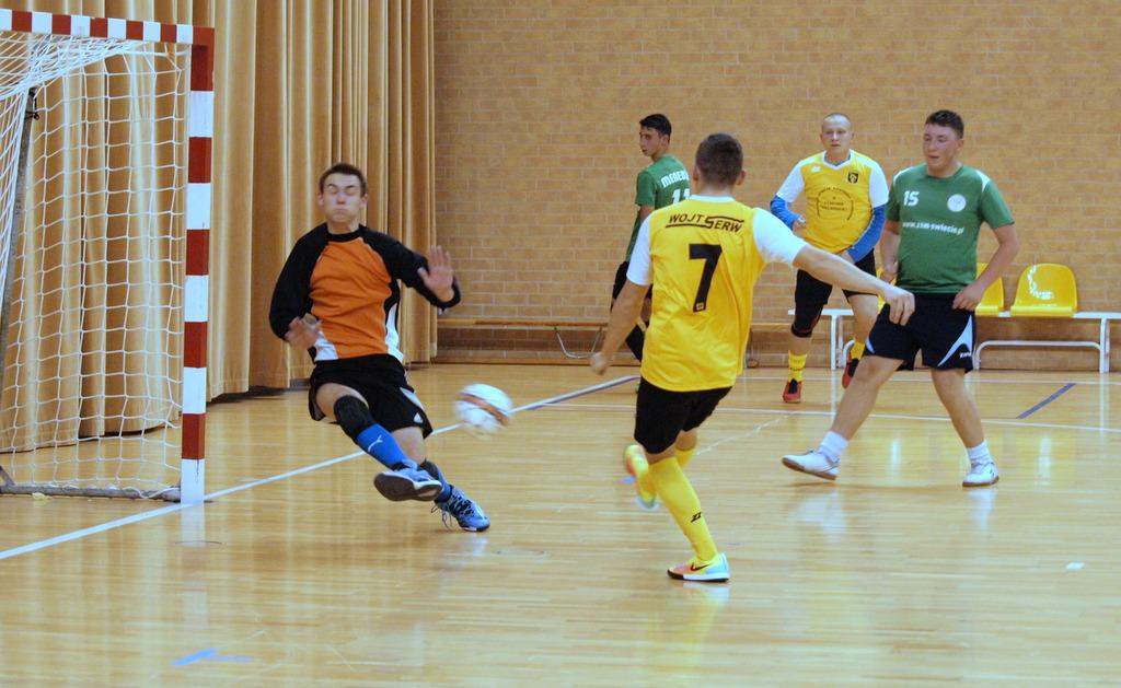 Bramkarz Menedżera miał wiele pracy [ZDJĘCIA]