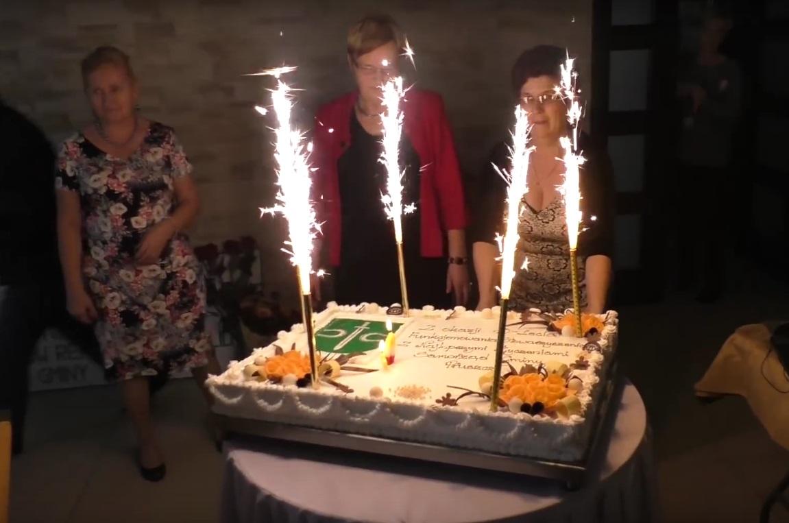 Seniorzy z gminy Pruszcz świetnie się bawią. W tym roku obchodzili 10-lecie istnienia swojego stowarzyszenia