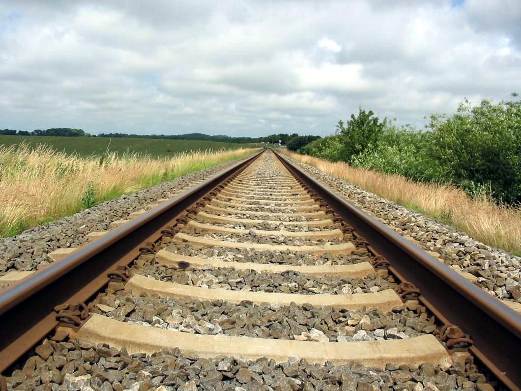 Mężczyzna wpadł pod pociąg. Czarna passa na naszych torach trwa