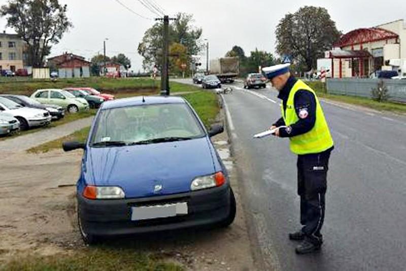 Wypadek w Lnianie. 76-letni rowerzysta został zabrany do szpitala