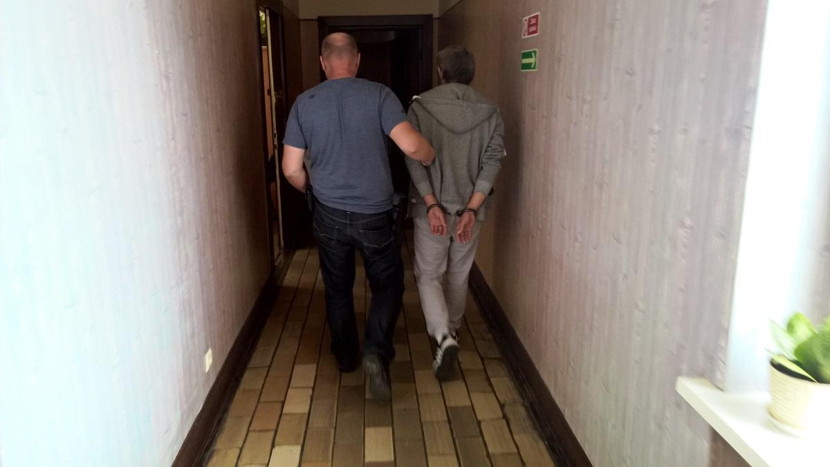 W Świeciu został zatrzymany mężczyzna, który razem z teściem wyłudzał kredyty na terenie całego kraju