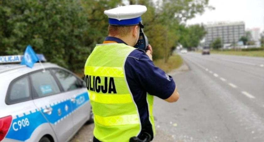 Dwóch kierowców na podwójny gazie zatrzymali świeccy policjanci