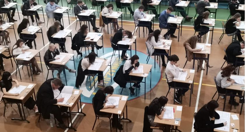 Egzaminy gimnazjalne. Czy strajk nauczycieli zakłócił przebieg egzaminów?