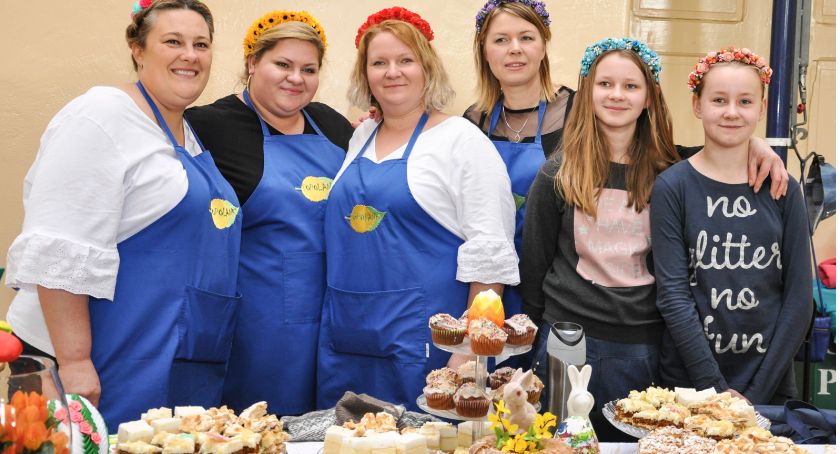 Kiermasz Wielkanocny w Pruszczu. Koła Gospodyń Wiejskich prezentowały swoje specjały [ZDJĘCIA]