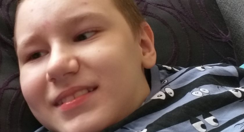 Marceli Pessel cierpi na bardzo nietypową chorobę, a nie ma nawet normalnej łazienki. Pomożecie na święta?