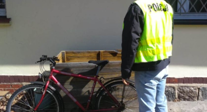 W Osiu skradzionym rowerem jechał po zakupy