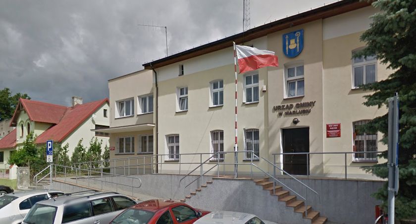 Czy Karolina Klimek, córka wójta, jest zatrudniona w urzędzie zgodnie z prawem? Czytelnicy pytają, my sprawdzamy