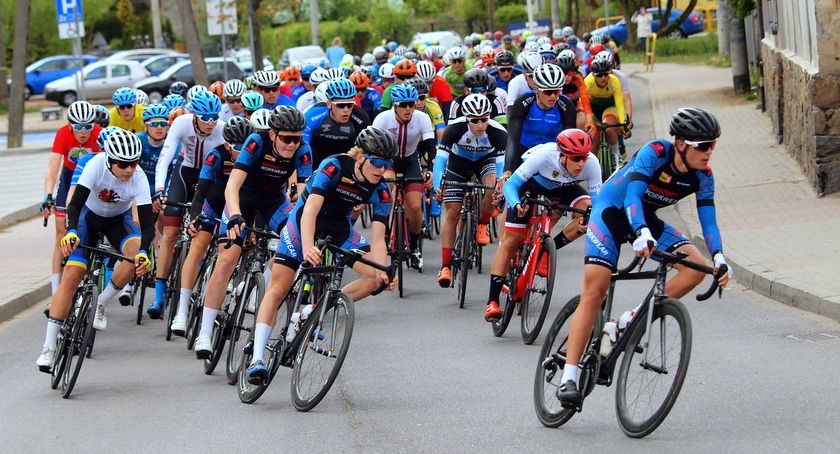 Kolorowy peleton ścigał się w Świeciu i okolicach. Estończyk zwycięzcą etapu [ZDJĘCIA]