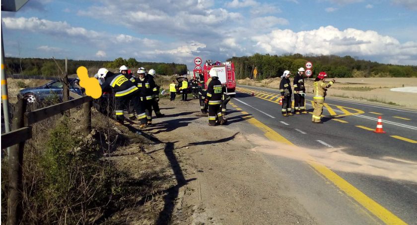 Wypadek koło Sartowic. Kolizja dwóch samochodów na drodze nr 5
