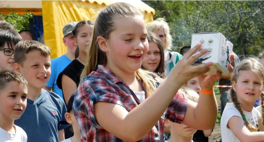 Piknik w Kozłowie przełożony. Pogoda uniemożliwia zabawę