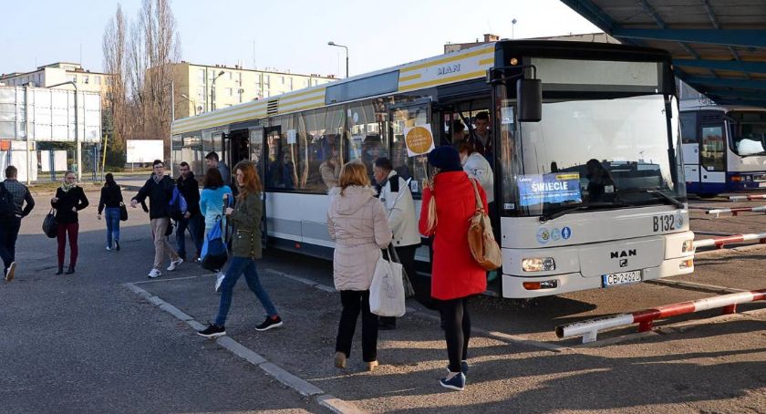 PKS Bydgoszcz likwiduje połączenie autobusowe. Teraz czekać trzeba aż 6 godzin. Czy brak autobusów to według was duży problem?