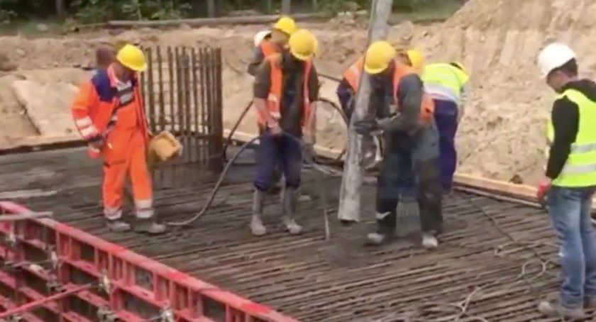 Budują nową estakadę w Przechowie. Remont trwa, a korki już są mniejsze. Co myślicie o tej inwestycji? [FILM]