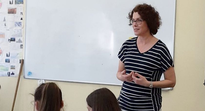 Małgorzata Kalinowska od dziecka marzyła żeby być nauczycielem. Jej uczniowie wygrywają konkursy i dostają nagrody