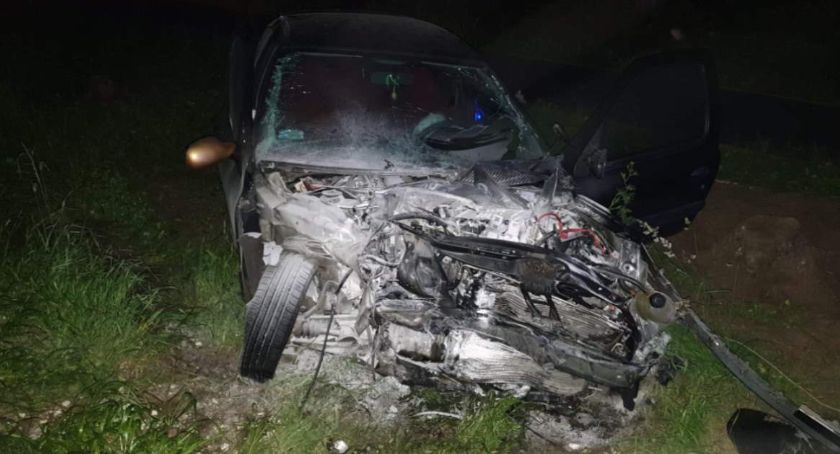 Stracił panowanie nad autem i uderzył w bmw. Było niebezpiecznie [zdjęcia]