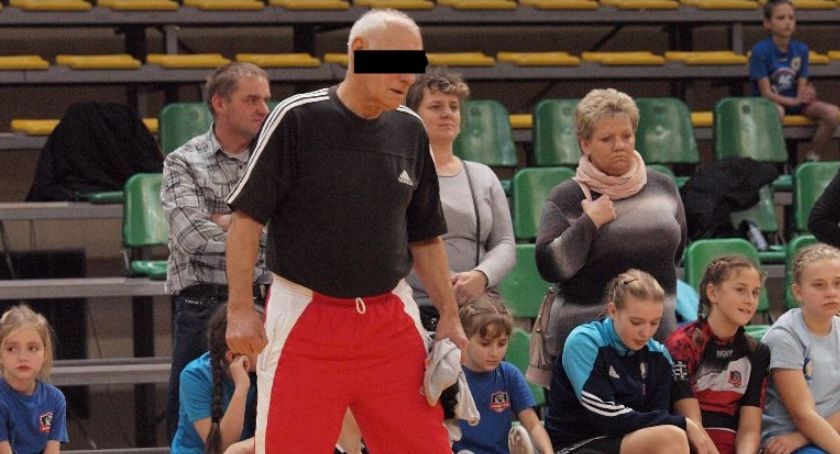 Rajmund G., były szkoleniowiec MLKS Wisła usłyszał zarzuty. Sprawdzamy za co odpowie