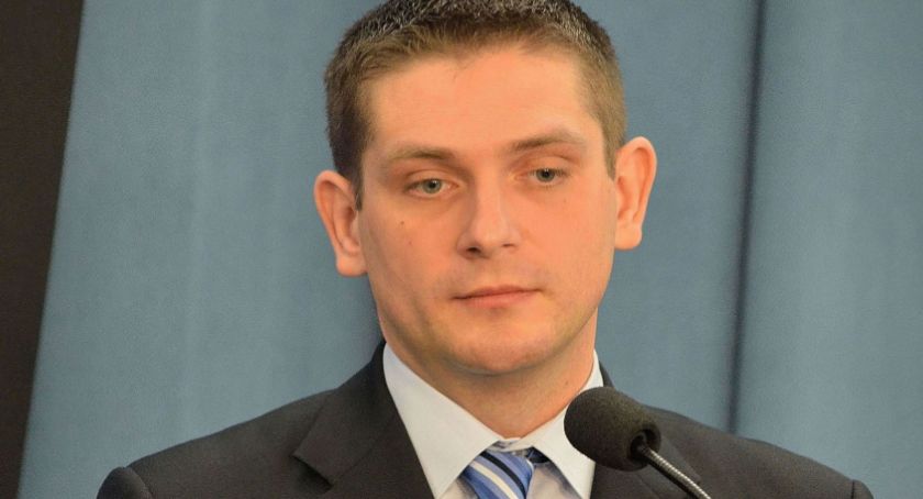 Afera Amber Gold w Świeciu. Poseł Bartosz Kownacki wyjaśnia kto i dlaczego przyjedzie do Świecia
