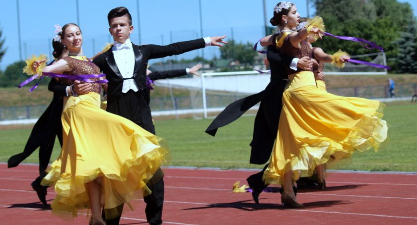 Efektowne musztry paradne orkiestr dętych na stadionie Wdy [DUŻO ZDJĘĆ]
