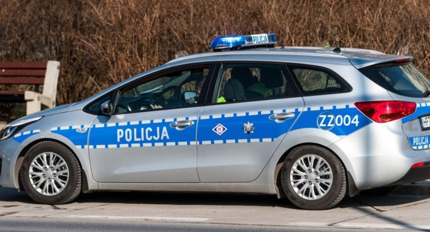 W sobotni wieczór doszło do groźnego wypadku motoroweru z osobówką. 31-latek trafił do szpitala