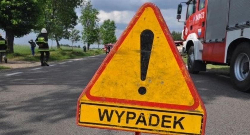 W Nowych Marzach zderzyły się 4 auta w tym ciężarówka. Dwie osoby w szpitalu