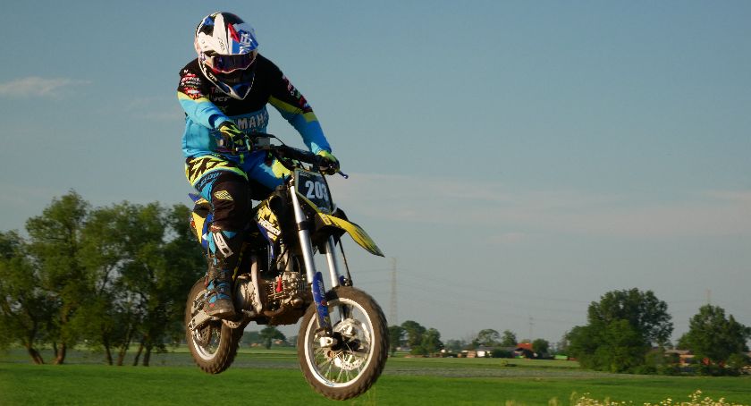 Kacper już błyszczy na motocrossowych torach. Wrócił do startów w zawodach po poważnej kontuzji