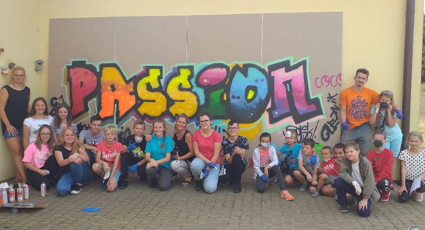 Wakacje z graffiti, wycieczkami i kinem. Gdzie mają tak fajnie?