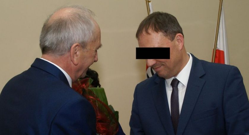 Czy radny Adam K. znęcał się nad żoną? Według zarzutu uderzył ją pięścią w udo oraz groził pozbawieniem życia