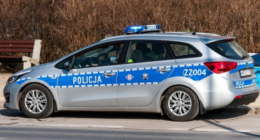 19-latek z Nowego odpowie za napaść na policjanta. Omal go nie przejechał
