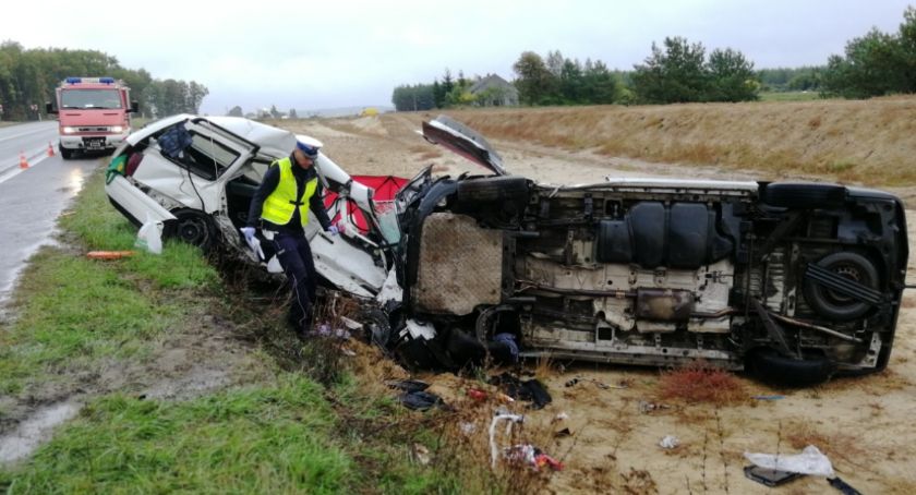 Tragiczny wypadek. Jedna osoba nie żyje, trzy trafiły do szpitala