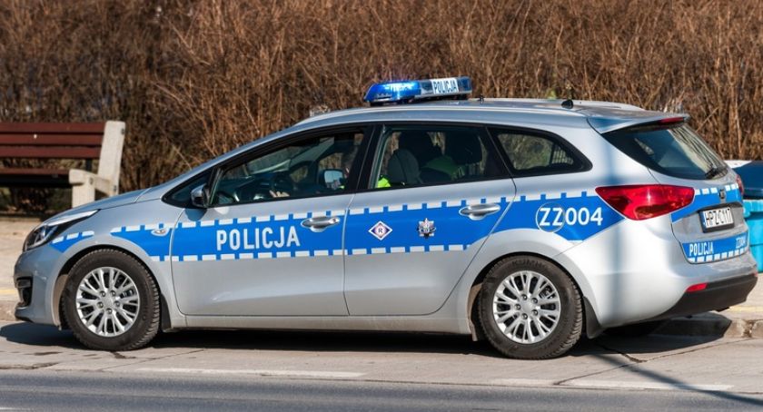 Młody kierowca bmw wypadł z drogi 