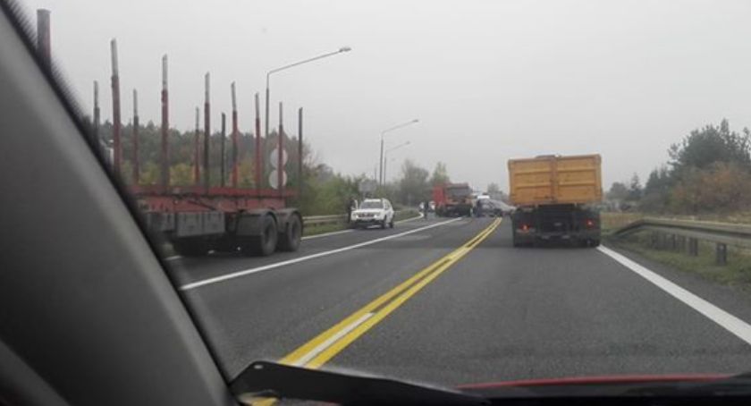 Wypadek na obwodnicy Świecia z udziałem ciężarówki. Tworzyły się korki