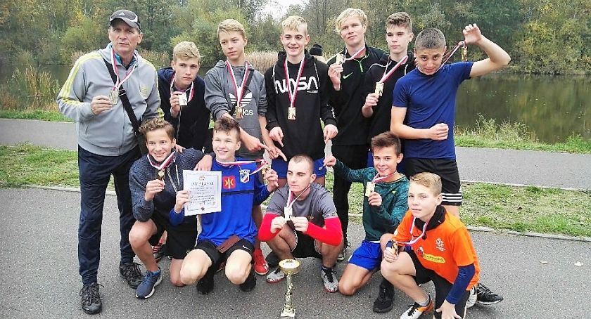 Podwójny sukces uczniów SP nr 1 Świecie w biegach przełajowych