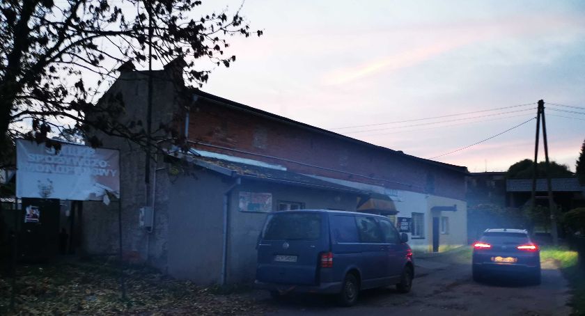 Wielki Komorsk - sklep, siłownia i kwatera Koła Gospodyń Wiejskich sprzedane