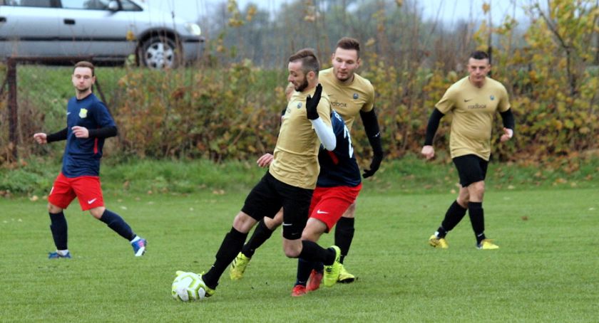 Sparta Przysiersk przegrała derby z Falą Świekatowo [ZDJĘCIA]