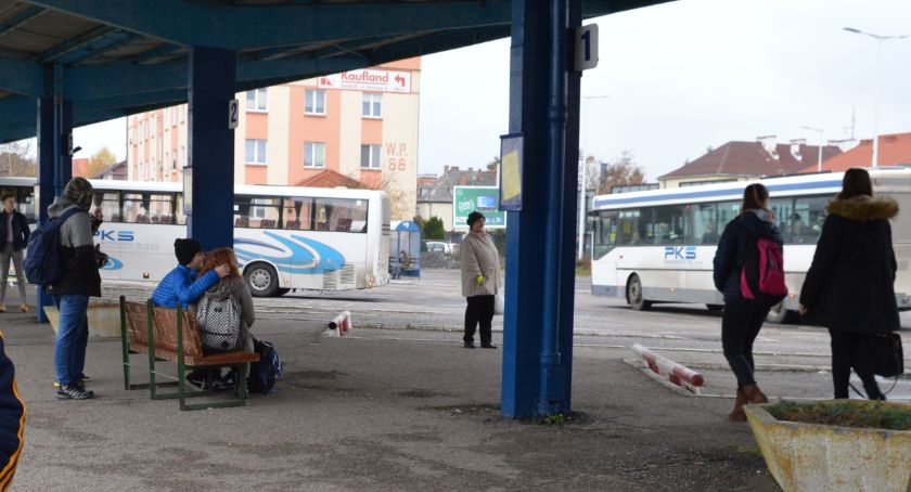 Na dworcu PKS grasują bandyci. Napastnik wyciągnął nóż