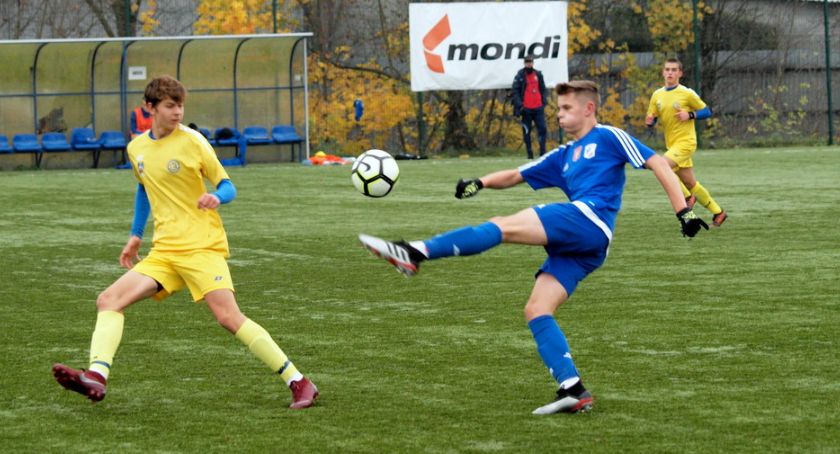 Juniorzy młodsi Wdy Świecie pokonali Elanę Toruń. W środę dodatkowy mecz o baraż [ZDJĘCIA]