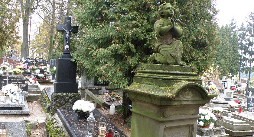 BillionGraves to aplikacja z informacjami o grobach. Pracownicy WPK ratują przed zapomnieniem