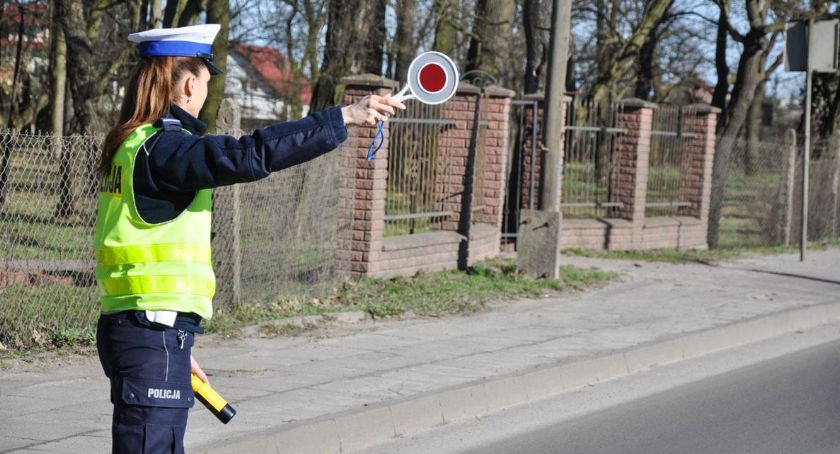 Pouczenie przez policjanta: Czy to figuruje gdzieś w systemie i można je odszukać podczas kolejnej kontroli?