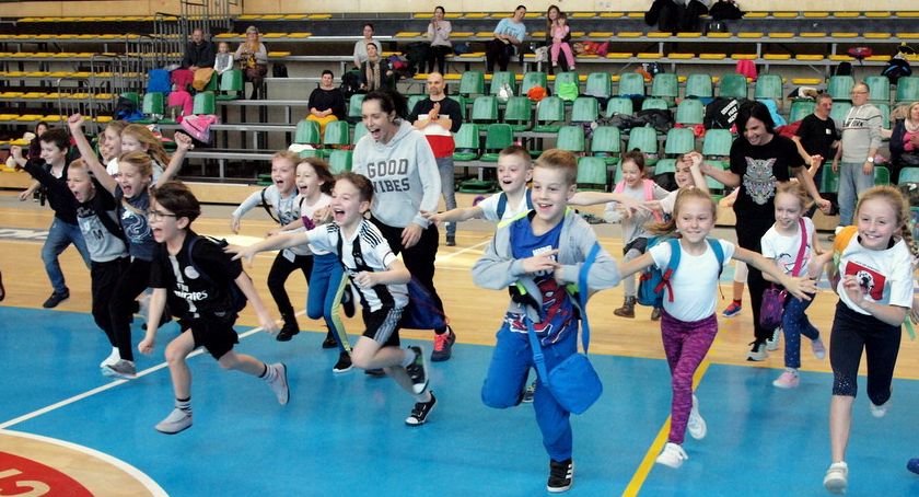 Klasa IIc z „Ósemki” najlepsza w finale „Polubić sport dla klas drugich” [ZDJĘCIA]