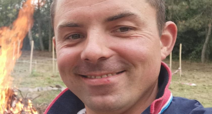 Sołtys, Robert Nakielski, uwielbia przebywać na łonie natury, ale leżenie na kanapie przed telewizorem też lubi 