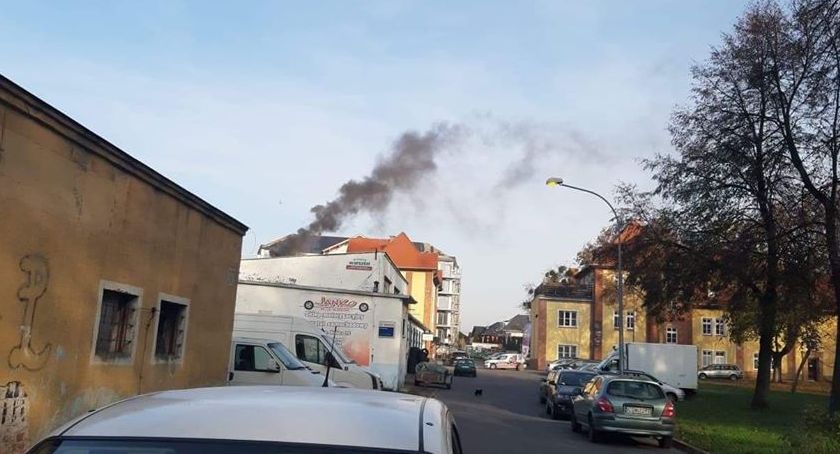 Sąsiad truje nas dymem. Co mogą zrobić służby?