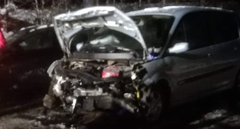 Wypadek pomiędzy Zalesiem Królewskim a Świekatowem. Jedna osoba w szpitalu