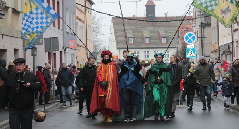 Orszak Trzech Króli w Nowem przeszedł ulicami miasta. Publikujemy zdjęcia