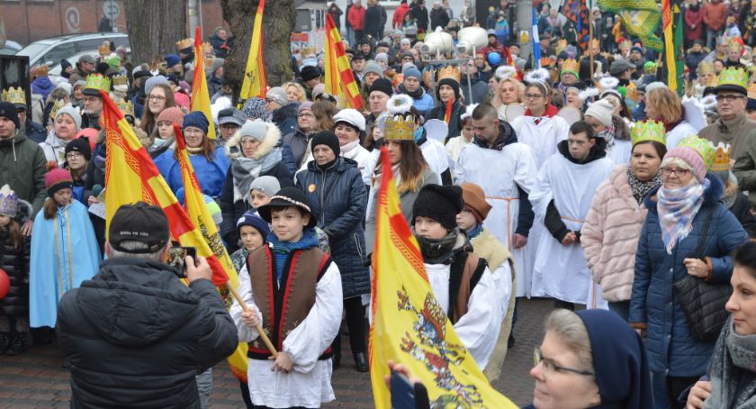 Orszak Trzech Króli w Świeciu odbył się po raz szósty. Przyszło wielu mieszkańców [ZDJĘCIA]