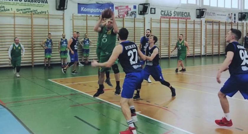 Dziewiąta kolejka Celcom Basket Ligi przyniosła drugą wygraną koszykarzom z Nowego